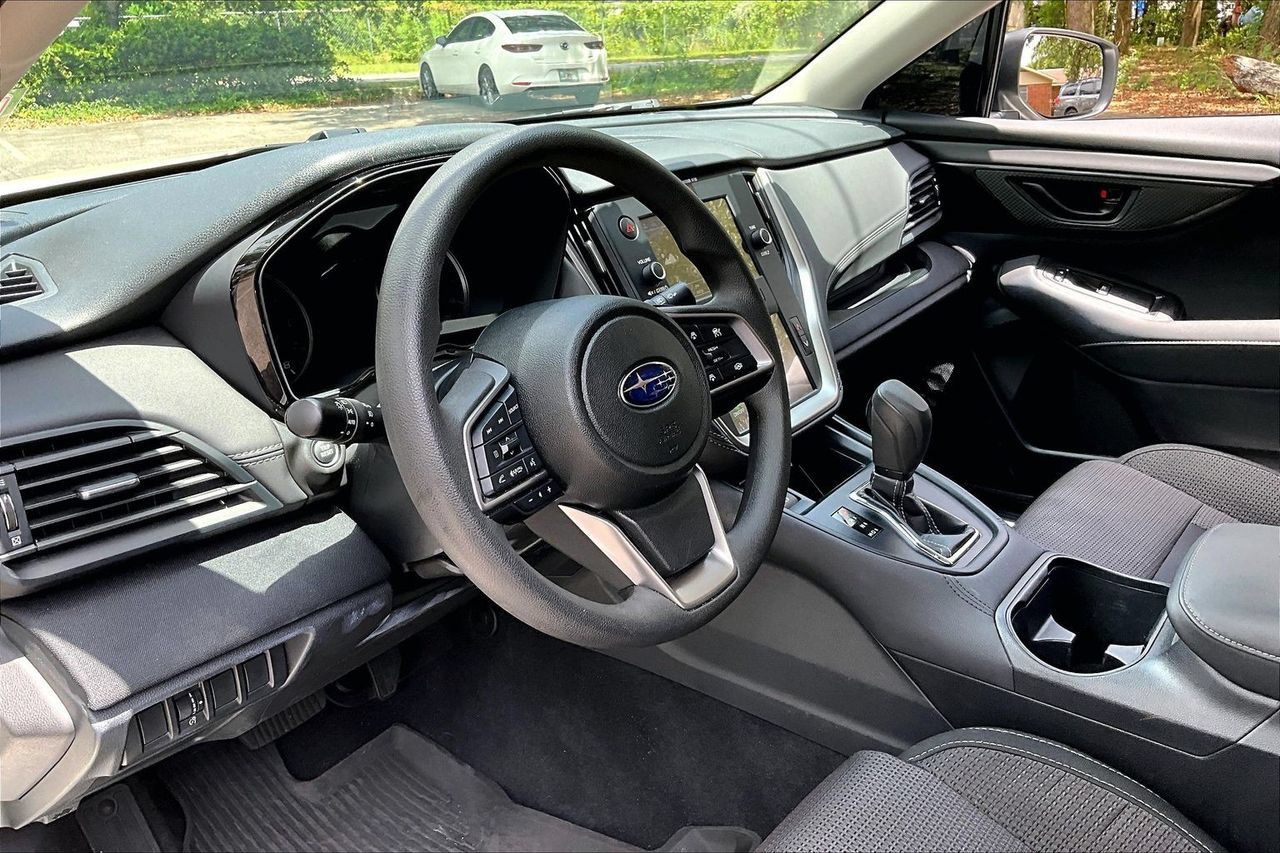 Used 2025 Subaru Outback AWD/4WD image 14