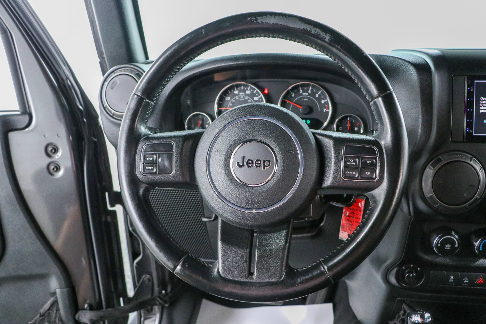 Used 2018 Jeep Wrangler Sport AWD/4WD image 13