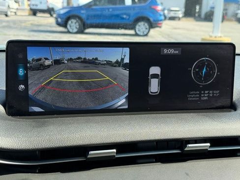 Used 2025 Genesis GV70 2.5T AWD/4WD image 21
