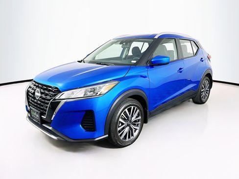 Used 2024 Nissan Kicks SV FWD image 3