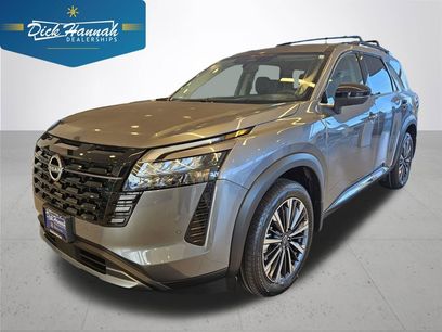 New 2026 Nissan Pathfinder Platinum w/ Cargo Package