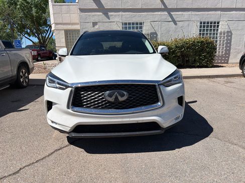 Used 2021 INFINITI QX50 Luxe w/ Cargo Package FWD image 2