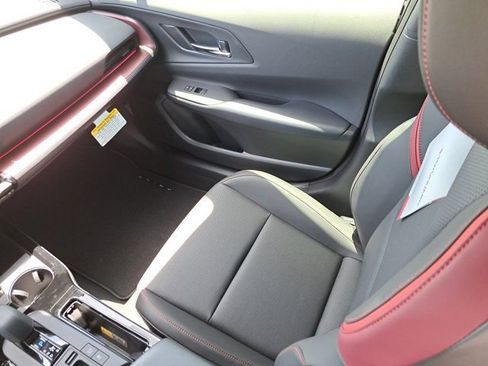 New 2025 Toyota Prius Plug-In Hybrid image 12