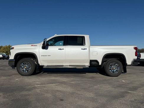 Used 2024 Chevrolet Silverado 2500 LTZ w/ LTZ Convenience Package image 9