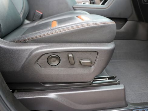 Used 2024 GMC Sierra 1500 AT4 w/ Technology Package image 38