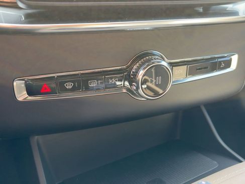 New 2026 Volvo XC90 B6 Plus w/ Protection Package Premier image 17