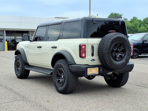 Certified 2025 Ford Bronco Outer Banks w/ Sasquatch Package AWD/4WD image 4
