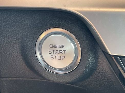 Used 2025 Kia Telluride EX w/ EX Captain's Chair Package FWD image 36