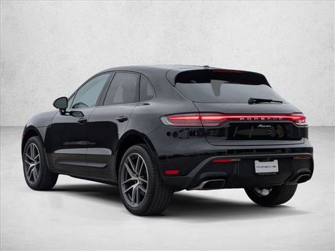 Used 2023 Porsche Macan image 3