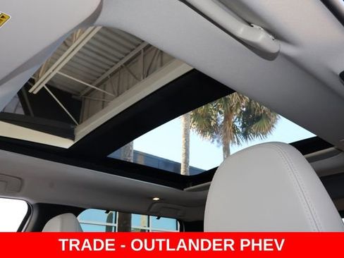 Used 2025 Mitsubishi Outlander SEL image 32