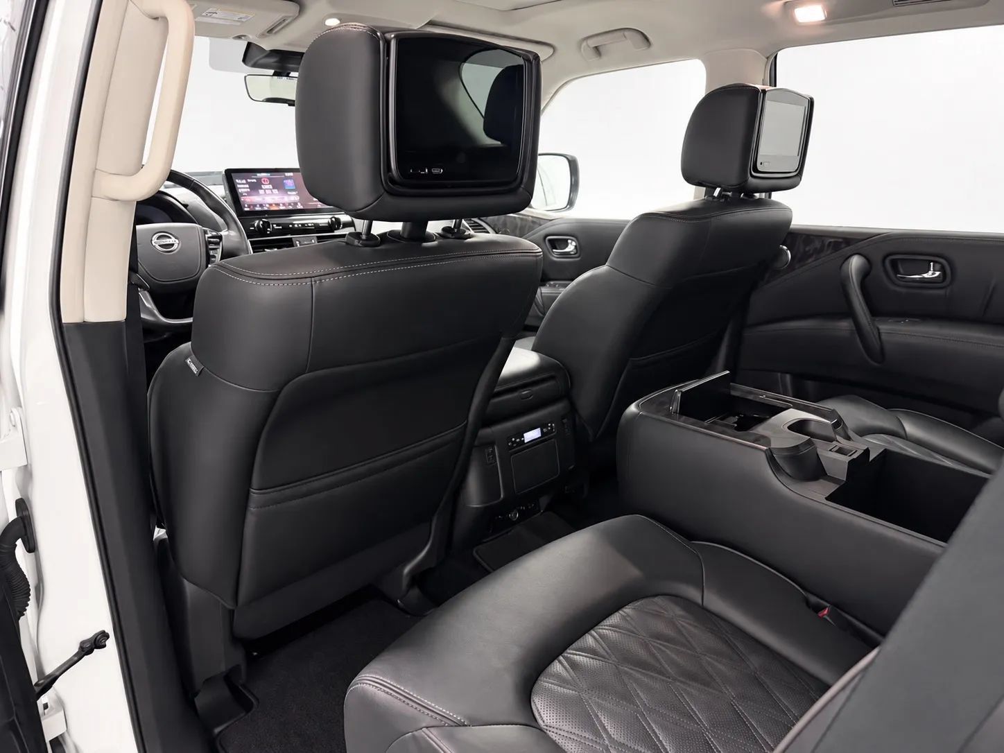 Used 2022 Nissan Armada Platinum w/ Captain's Chairs Package RWD image 14
