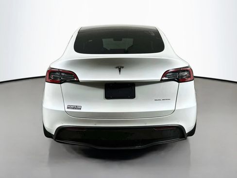 Used 2022 Tesla Model Y Long Range AWD/4WD image 6
