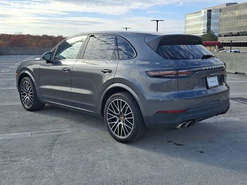 Used 2023 Porsche Cayenne S image 3