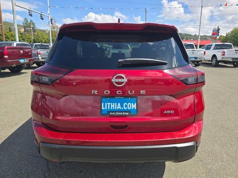 Used 2025 Nissan Rogue SV AWD/4WD image 4