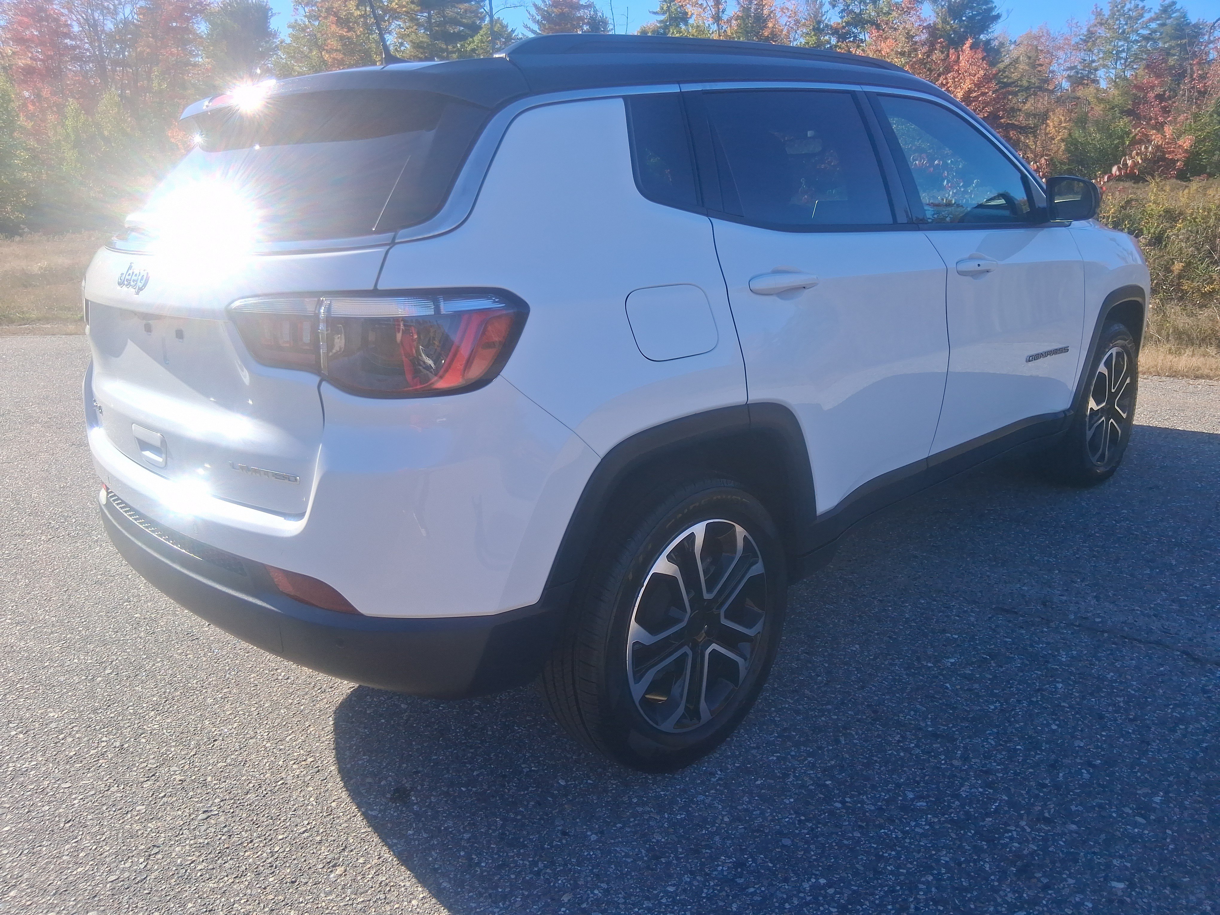 Used 2024 Jeep Compass Limited AWD/4WD image 5
