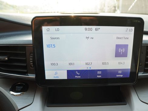 Used 2024 Ford Explorer XLT w/ Equipment Group 202A AWD/4WD image 6