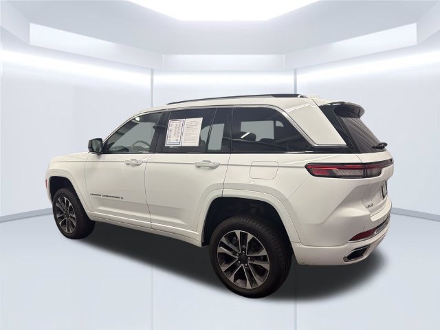 Used 2023 Jeep Grand Cherokee Overland AWD/4WD image 3