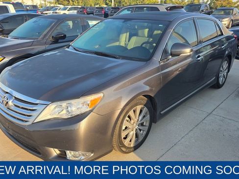 Used 2011 Toyota Avalon Limited image 1