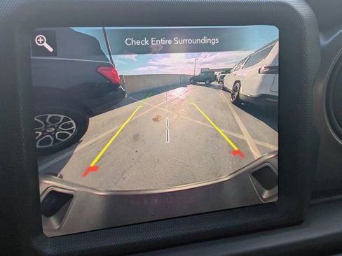 Used 2022 Jeep Gladiator Sport image 18