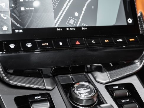 Used 2025 Aston Martin Vanquish image 26