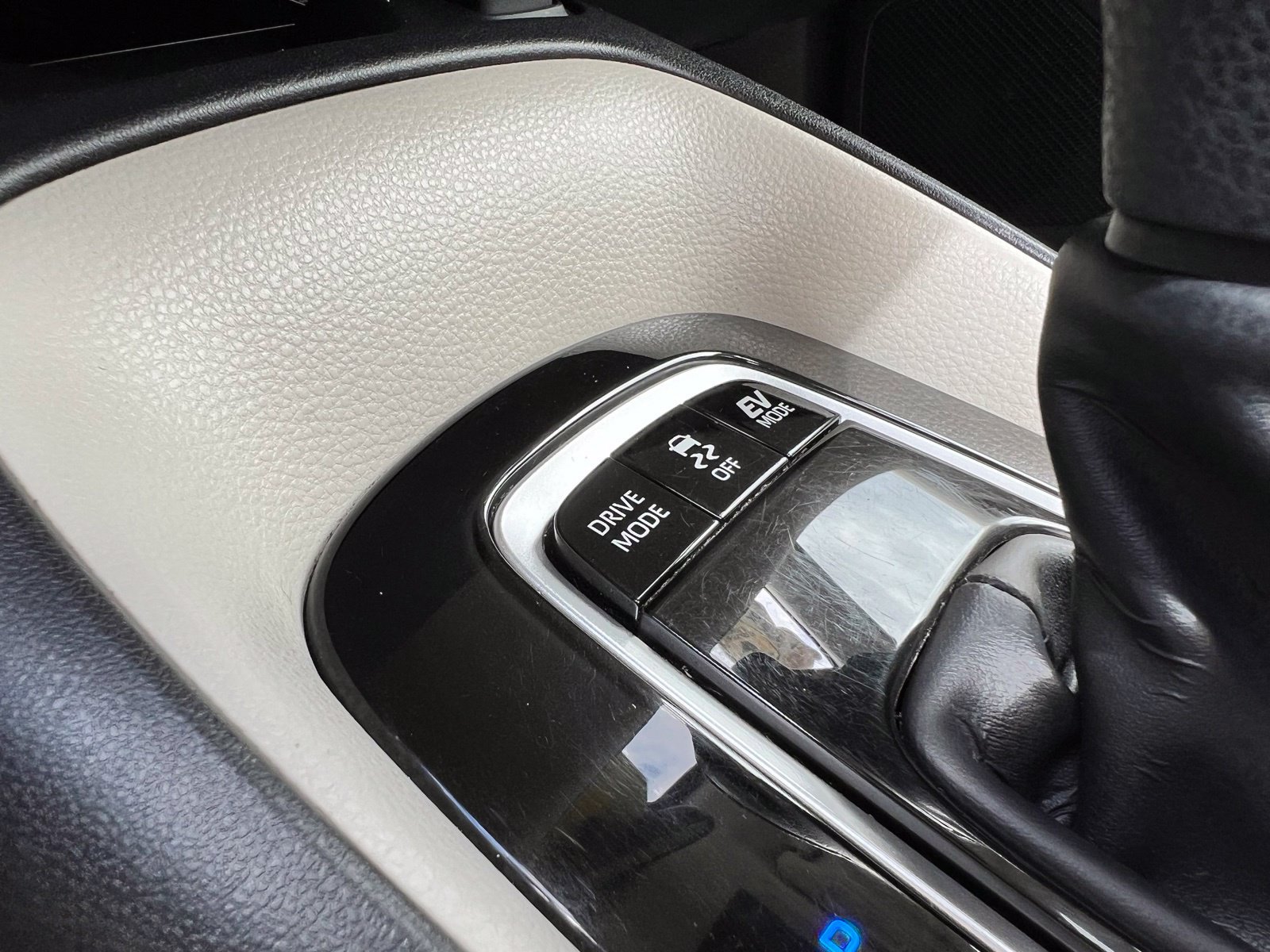 Used 2024 Toyota Corolla XLE FWD image 46
