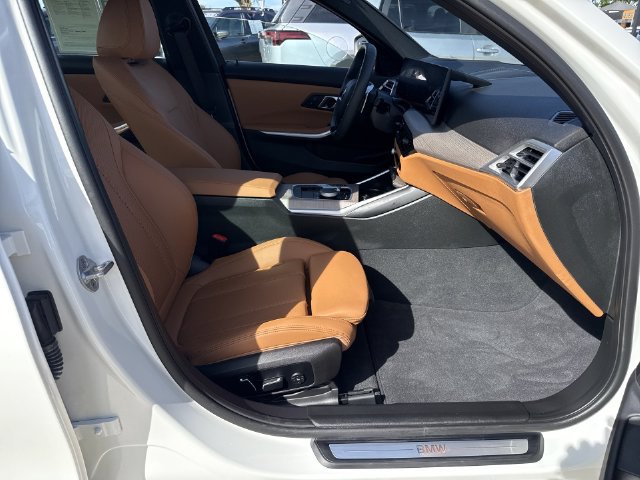 Used 2025 BMW 330i xDrive Sedan w/ Premium Package AWD/4WD image 15