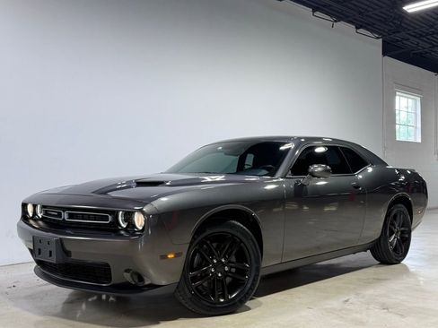 Used 2019 Dodge Challenger SXT AWD/4WD image 1