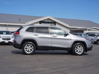 Used 2018 Jeep Cherokee Latitude w/ Safety Group AWD/4WD video 2