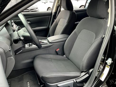 Used 2023 Nissan Sentra S image 7