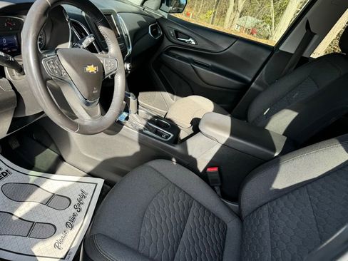 Used 2020 Chevrolet Equinox LT image 18