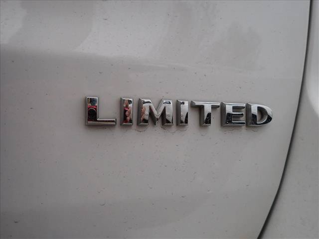 Used 2018 Jeep Grand Cherokee Limited AWD/4WD image 3