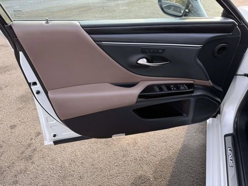 Used 2025 Lexus ES 350 Premium image 13
