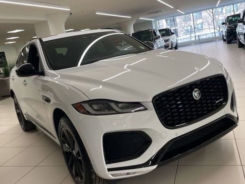 Used 2025 Jaguar F-PACE R-Dynamic S image 12