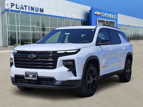 New 2027 Chevrolet Traverse LT w/ Midnight/Sport Edition FWD image 2