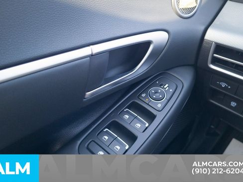 Used 2025 Hyundai Sonata SEL FWD image 28