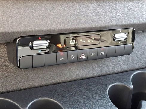 Used 2025 Mercedes-Benz Sprinter 2500 image 15
