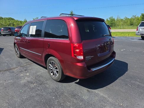 Used 2017 Dodge Grand Caravan Crew FWD image 8