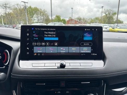Used 2024 Nissan Rogue SL w/ SL Premium Package AWD/4WD image 16