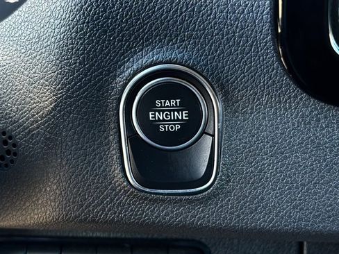 Used 2025 Mercedes-Benz Sprinter 2500 image 23