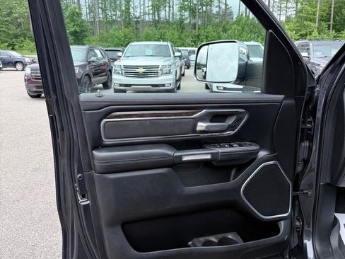 Used 2019 RAM 1500 Laramie AWD/4WD image 14