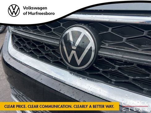 Certified 2023 Volkswagen Taos SE w/ Panoramic Sunroof Package AWD/4WD image 11