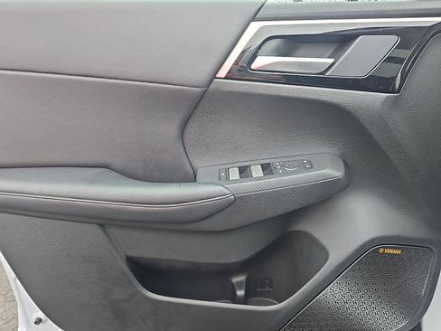 New 2025 Mitsubishi Outlander SE image 12
