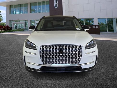 New 2026 Lincoln Corsair Premiere image 3