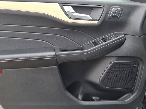 Used 2022 Ford Escape Titanium w/ Titanium Elite Package image 13