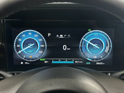 Used 2025 Hyundai Elantra Limited FWD image 23