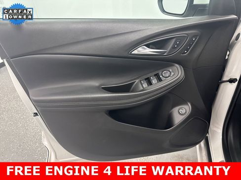 Used 2021 Buick Encore GX Essence image 5