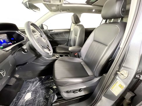 Used 2022 Volkswagen Tiguan SE image 20