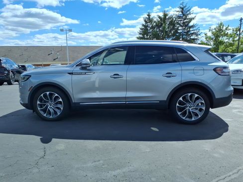 Used 2022 Lincoln Nautilus Reserve AWD/4WD image 4