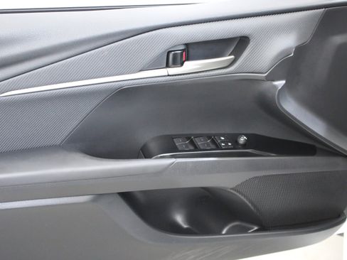 Used 2025 Toyota Camry SE w/ Convenience Package FWD image 20