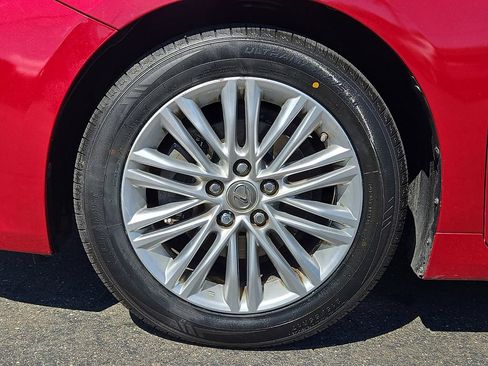 Used 2014 Lexus ES 350 w/ Luxury Package FWD image 9